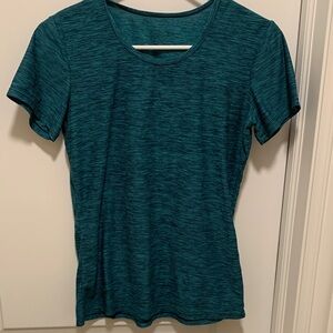 Elegant 32 Degrees Teal Short Sleeve Women's Top. Size: S.